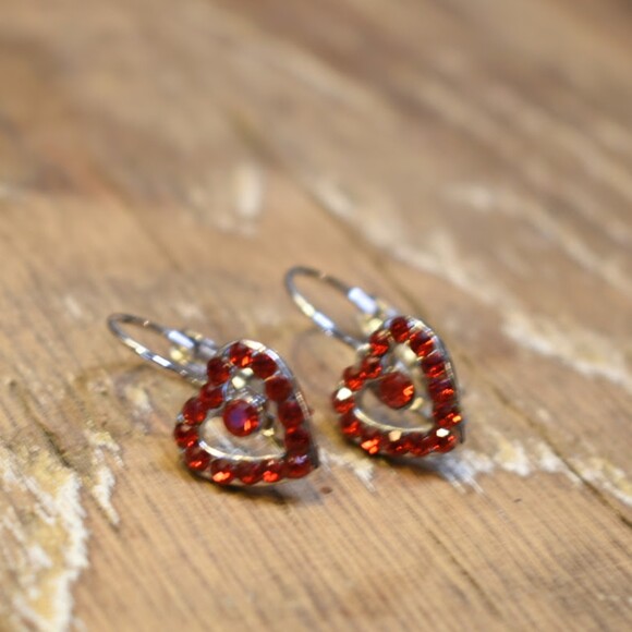 Vintage Cookie Lee Red Rhinestone Silver Plated Heart Earrings - Picture 3 of 4